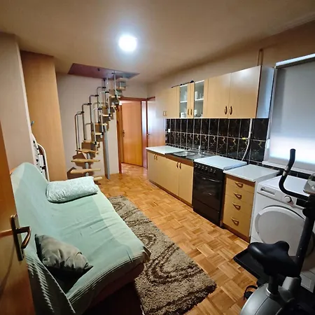 Daire Large In Velesici Private House
